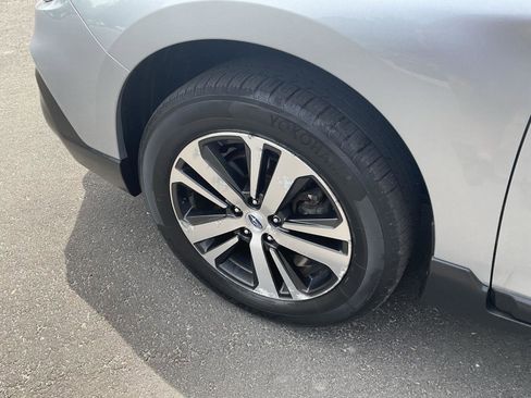 Used 2019 Subaru Outback 2.5i Limited AWD/4WD image 9