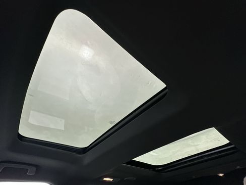 Used 2018 Ford Explorer Limited image 26