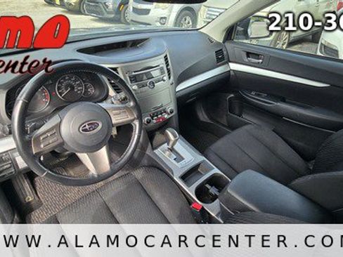 Used 2011 Subaru Outback 2.5i Premium AWD/4WD image 31