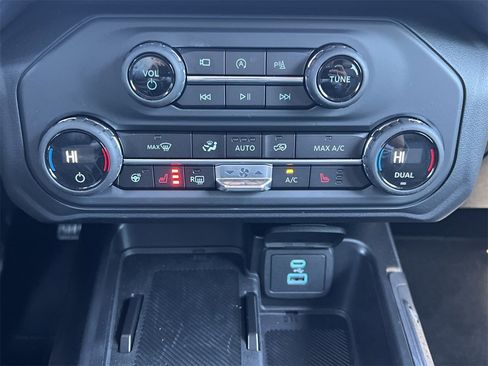 New 2025 Ford Bronco Outer Banks AWD/4WD image 6