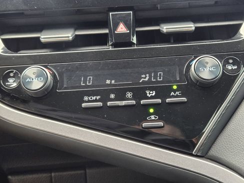 Used 2024 Toyota Camry SE image 22