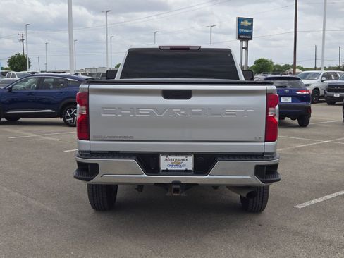 Used 2022 Chevrolet Silverado 2500 LT w/ Convenience Package image 4