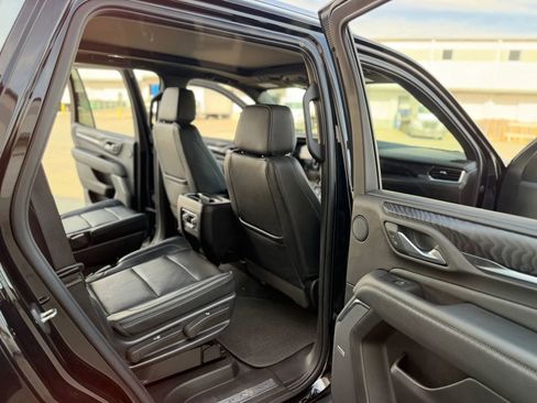 Used 2022 GMC Yukon Denali w/ Denali Premium Package AWD/4WD image 25