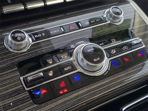 Used 2023 Lincoln Aviator Black Label w/ Jet Package image 25