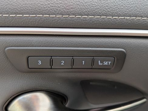 Used 2025 Lexus ES 350 w/ Premium Package FWD image 21
