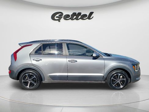 Used 2023 Kia Niro EX FWD image 4
