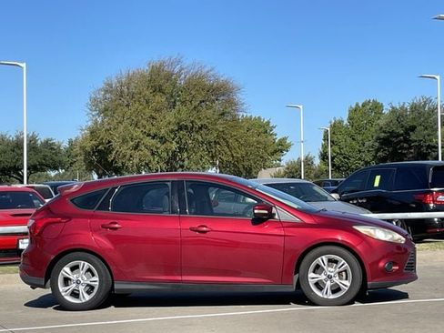 Used 2014 Ford Focus SE FWD image 3