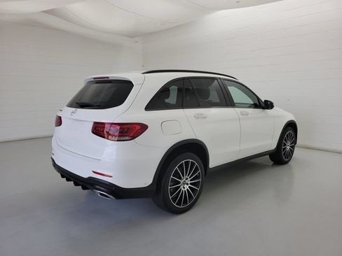 Used 2022 Mercedes-Benz GLC 300 w/ AMG Line image 5