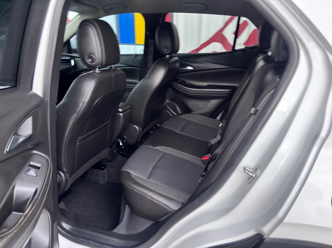 Used 2025 Buick Encore GX Preferred AWD/4WD image 37