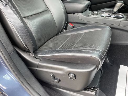 Used 2020 Jeep Grand Cherokee Overland AWD/4WD image 17