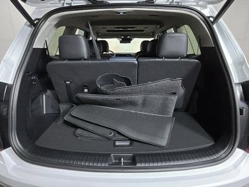 Used 2025 Kia Telluride S FWD image 28