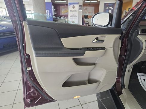 Used 2015 Honda Odyssey EX image 7