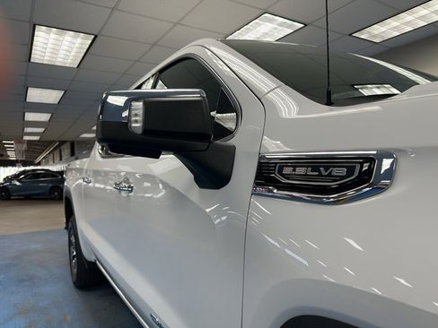 Certified 2025 GMC Sierra 1500 SLT image 4
