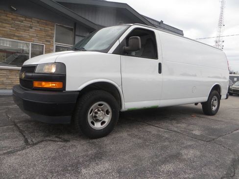 Used 2021 Chevrolet Express 2500 Extended w/ Driver Convenience Package image 4
