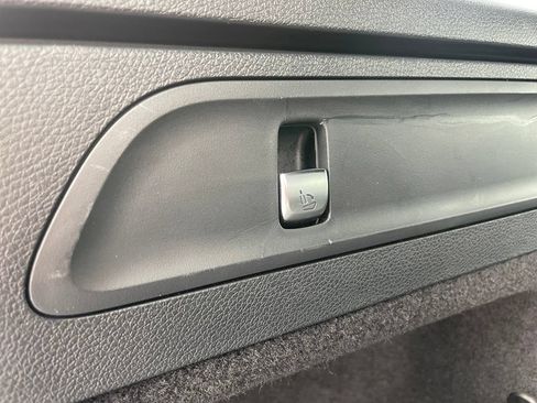 Used 2022 Mercedes-Benz GLC 300 4MATIC image 36