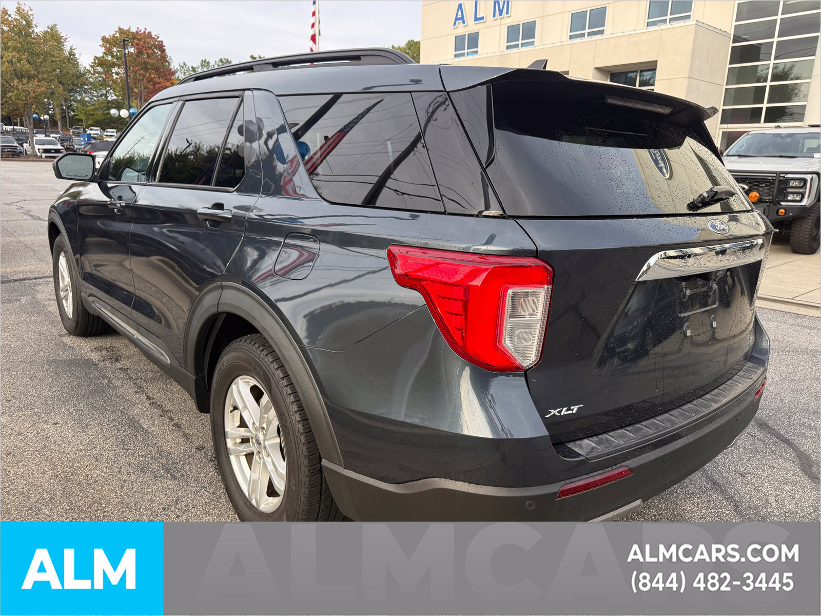 Used 2022 Ford Explorer XLT w/ Equipment Group 202A RWD image 11