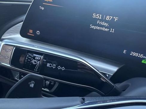 Certified 2024 Cadillac Lyriq Luxury AWD/4WD image 40