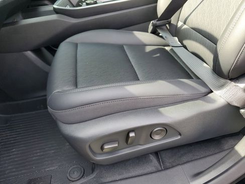 New 2026 Chevrolet Equinox LT w/ Convenience Package II AWD/4WD image 14
