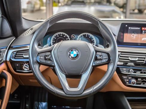 Used 2018 BMW 540i w/ Premium Package RWD image 28