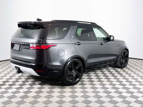 Used 2024 Land Rover Discovery Metropolitan Edition image 5