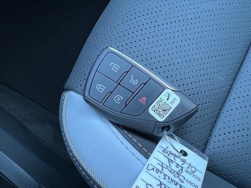 New 2025 Buick Envision Sport Touring image 18