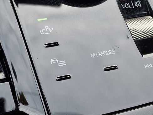 Used 2025 BMW X3 xDrive30i w/ Premium Package image 24