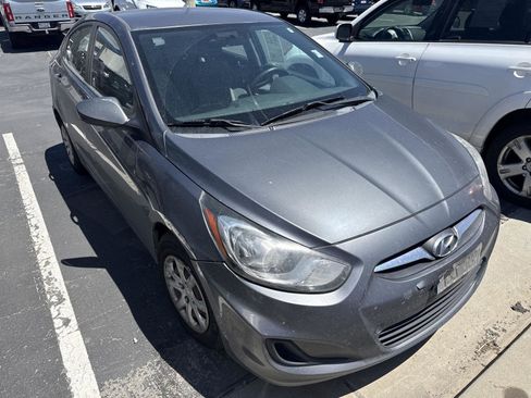 Used 2013 Hyundai Accent GLS FWD image 2