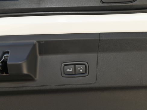 Used 2024 Porsche Panamera 4 image 40