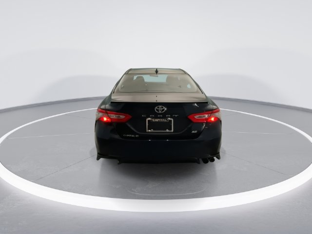 Used 2019 Toyota Camry SE FWD image 5