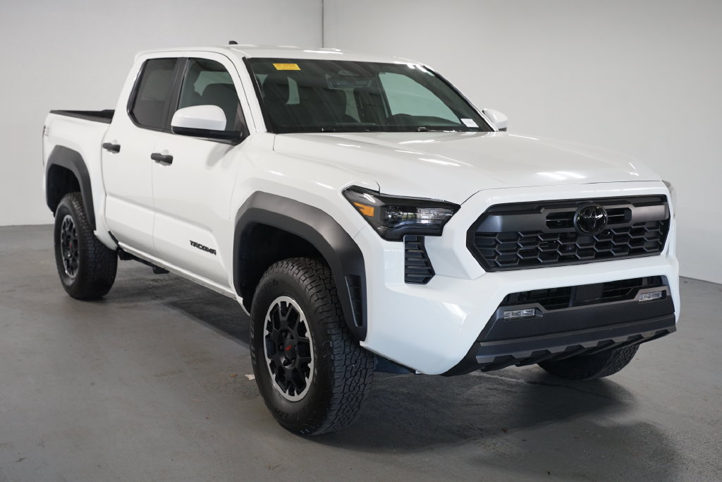 Certified 2026 Toyota Tacoma TRD Off-Road AWD/4WD image 3
