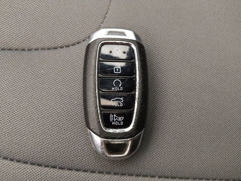 Used 2021 Hyundai Elantra SEL w/ Convenience + Premium Package FWD image 32
