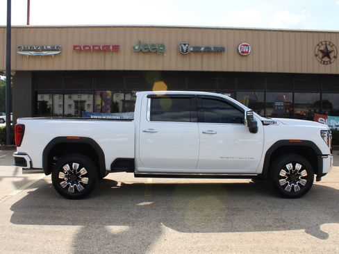 Used 2025 GMC Sierra 2500 Denali w/ Denali Reserve Package AWD/4WD image 6