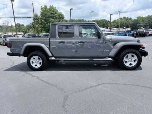 Used 2021 Jeep Gladiator Overland w/ Popular Equipment Package AWD/4WD image 4