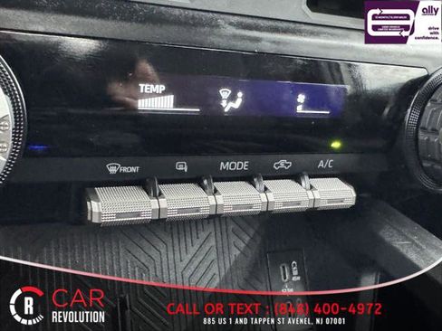 Used 2024 Toyota Tacoma SR image 31