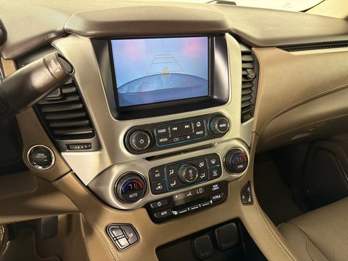 Used 2019 GMC Yukon XL SLT w/ Open Road Package AWD/4WD image 17