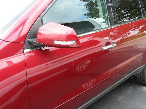 Used 2011 Chevrolet Traverse LT w/ Personal Connectivity Package FWD image 4