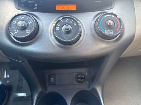 Used 2011 Toyota RAV4 4WD w/ Base L4 Extra Value Pkg image 26