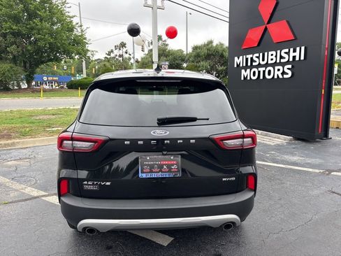 Used 2025 Ford Escape Active AWD/4WD image 4