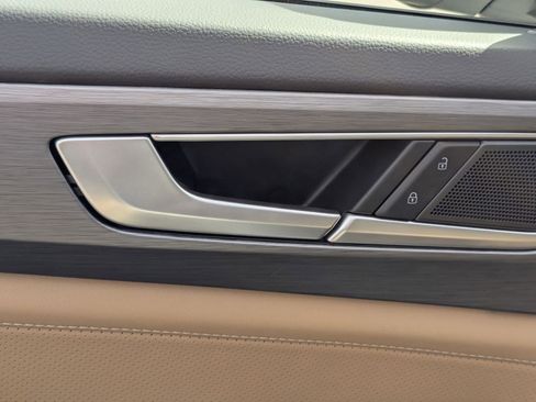 New 2026 Volkswagen Atlas Cross Sport SE image 12