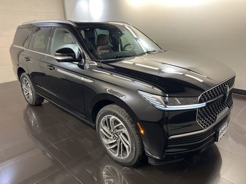 New 2026 Lincoln Navigator Reserve AWD/4WD image 1