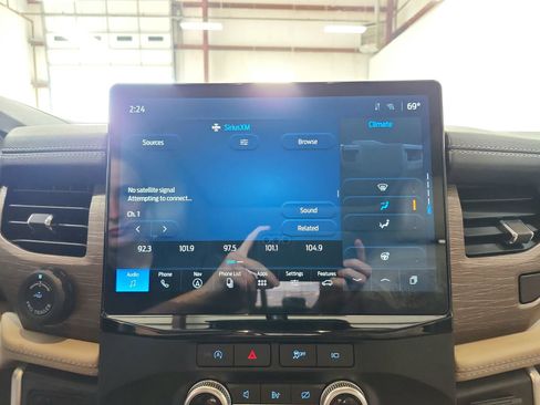 Used 2023 Ford Expedition Limited image 29