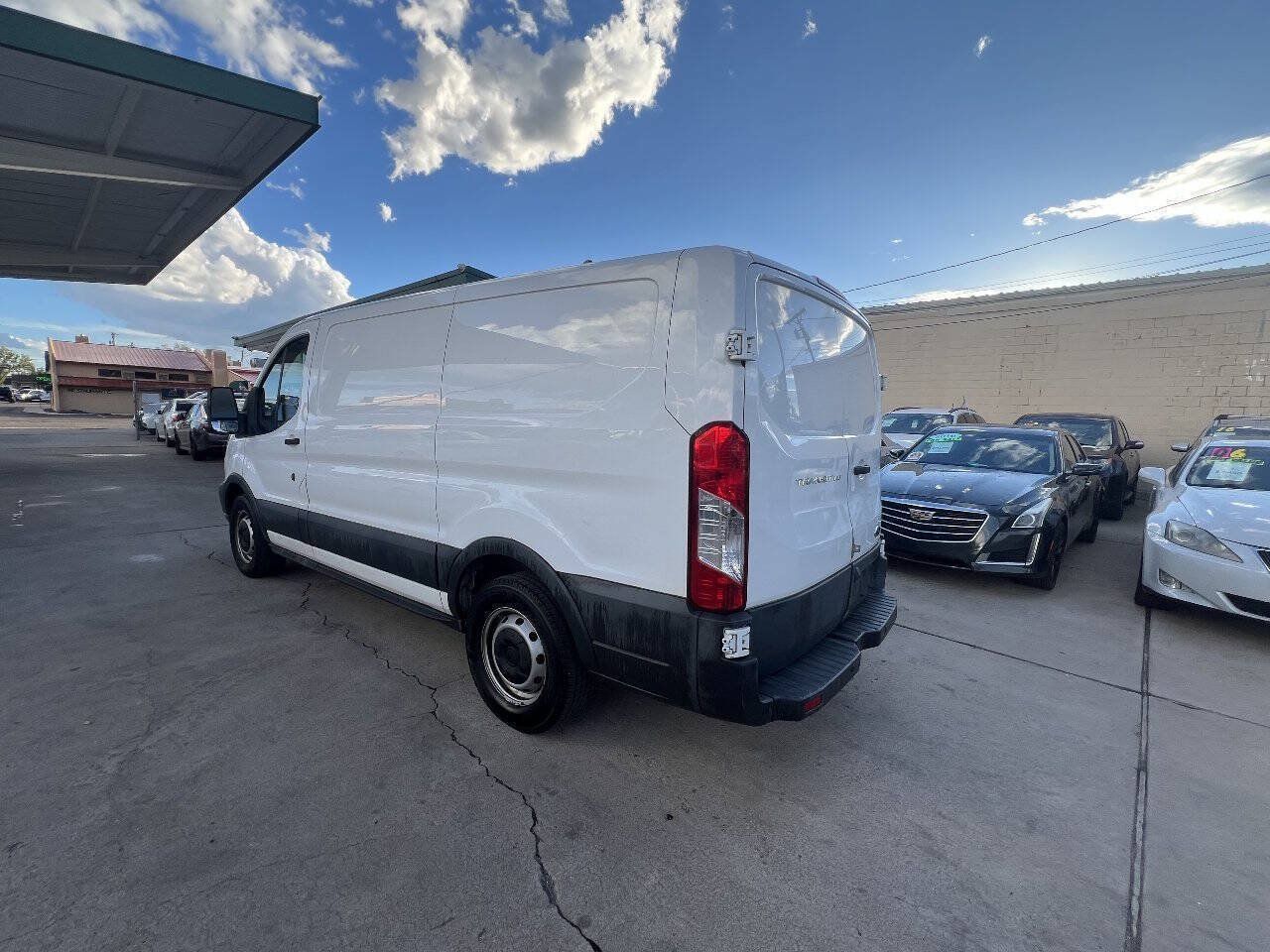 Used 2017 Ford Transit 150 130 Low Roof RWD image 5