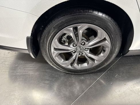 Certified 2024 Honda Accord EX image 14