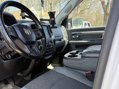 Used 2019 RAM 1500 Big Horn AWD/4WD image 16