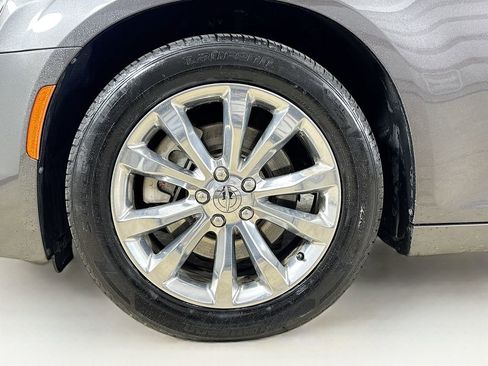 Used 2015 Chrysler 300 Limited w/ Driver Convenience Group image 27