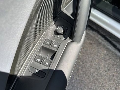 New 2026 Volkswagen Tiguan SE AWD/4WD image 14