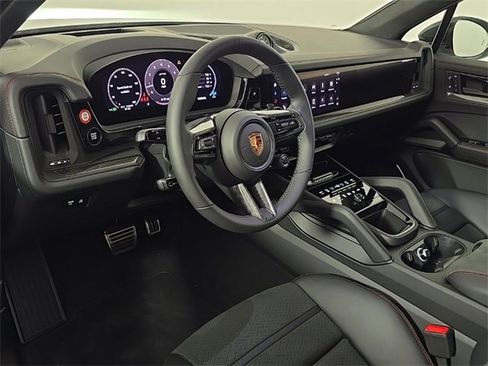 New 2025 Porsche Cayenne GTS image 4