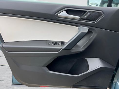 Used 2019 Volkswagen Tiguan SE w/ Panoramic Sunroof Package image 35