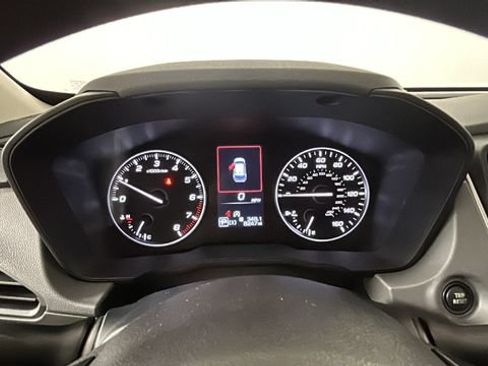 Used 2024 Subaru Crosstrek 2.0i Premium AWD/4WD image 17