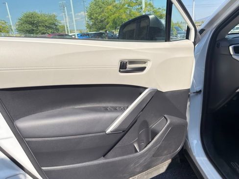 Used 2024 Toyota Corolla Cross L AWD/4WD image 12